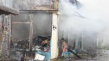 Изгорели са няколко постройки, използвани за магазини
