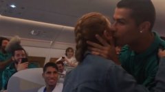 Дъщерята на Мичел Салгадо пя за Реал и получи целувка от Роналдо (видео)