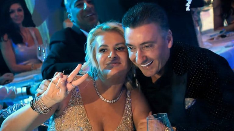 Двамата още се укирват и не са правили опит да се свържат с властите у нас