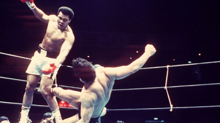 Иноки няма право да атакува и рита Али над коленете, а при ударите с крак единият му трябва задължително да е стъпил на пода.