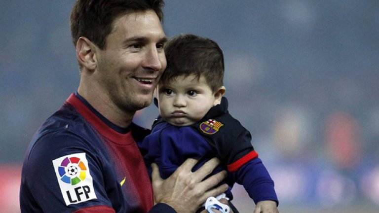 Лео днес е татко, а Барса не надява бузестия бебок Тиаго да е наследил поне частица от магията в краката му.