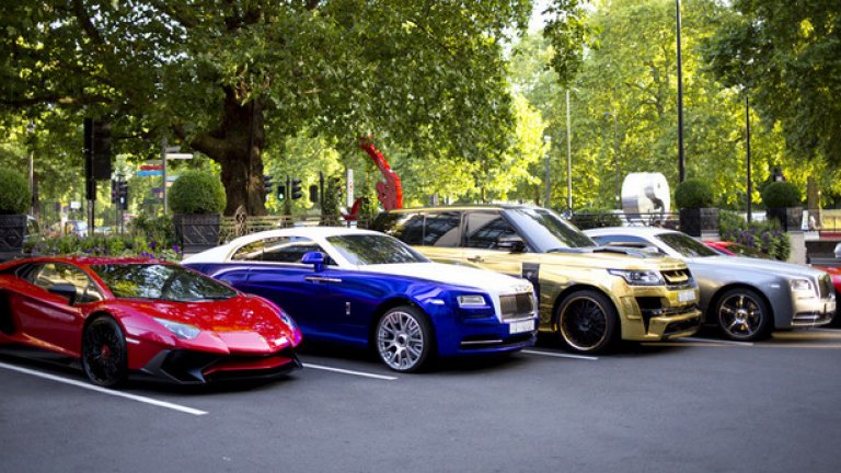 Летният сезон е традиционното време, в което младите арабски богаташи демонстрират в Лондон лъскавите си и скъпи коли