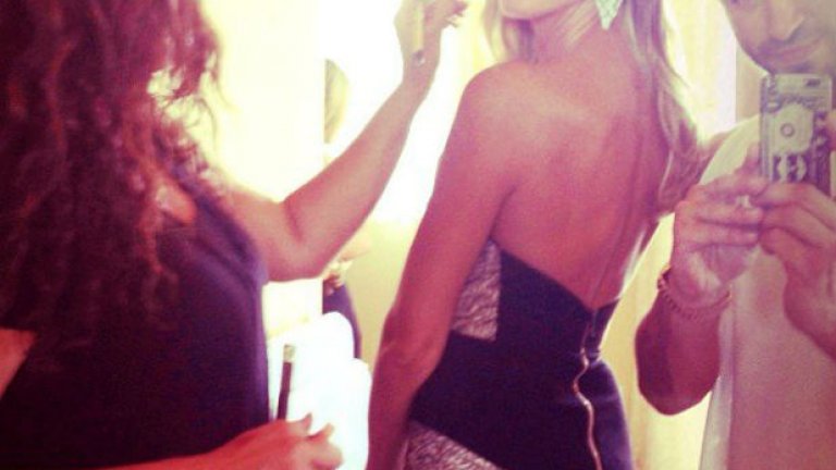 Хайди Клум се подготвя за церемонията на наградите "Еми"