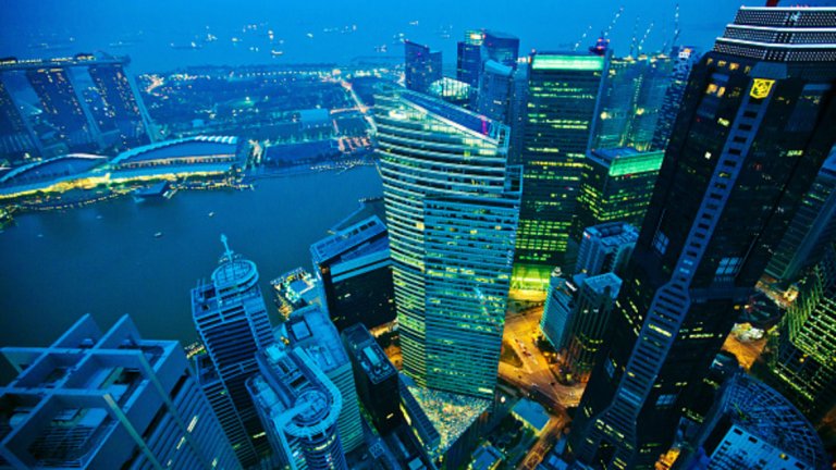 Сингапур редовно се подрежда на едно от първите места в Топ 10 заради високите разходи за ползване на личен автомобил и цените на жилищата