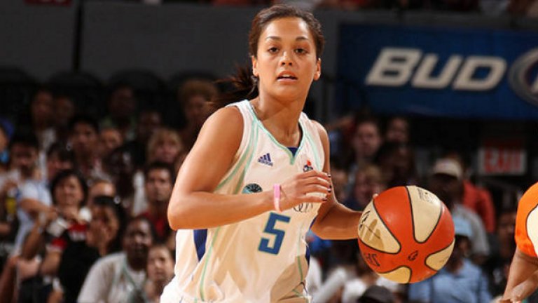 31. Лейлани Мичъл, баскетбол. Още една звезда от WNBA, но далеч от славата на модния подиум, която има Груда. Поне засега, но времето е пред Лейлани.