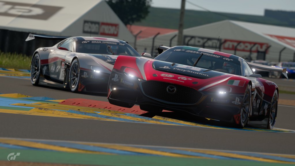 Gran Turismo
Премиера: по-скоро след 2021 г.
Така правим и с тази адаптация. Невероятно, но да - все повече се очертава и филм по Gran Turismo. Дори след като всички видяхме в какво се превърна адаптацията на Need for Speed (помните ли я?). По този филм ще работят сценаристите на Battleship и режисьорът на Tron: Legacy Джоузеф Козински. Все още нито дума за какво по-точно ще става въпрос, затова е интересно каква история ще бъде измислена, имайки предвид, че състезателната играта не разполага с такава. Със сигурност обаче ще има много коли. Бас ловим.