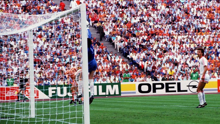 Как контузията роди един от най-великите голове в историята