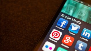 3029019-poster-p-1-3029019the-social-media-frequency-guide-how-often-to-post-to-facebook-twitter-linkedin-and-more