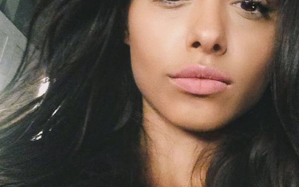 Lariss обожава selfies