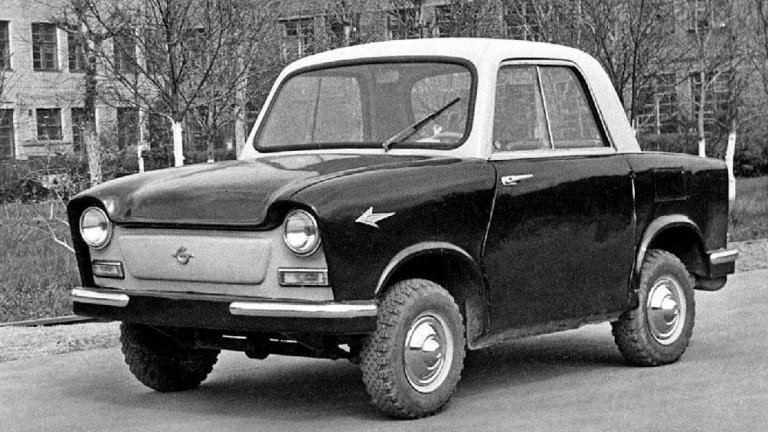 НАМИ 031Или ако производството на Smart е било поверено на съветския автомобилен институт (НАМИ) и то през 50-те години на миналия век. Тогава НАМИ излиза с концепцията за двуместен, крайно компактен автомобил за работническата класа. Под капака се крие двигател с 18 конски сили, който всъщност е взет от мотоциклет. В крайна сметка институтът си остава с една-единствена произведена концептуална бройка.