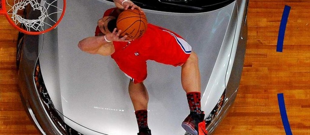 Блейк Грифин от ЛА Клипърс на NBA Slam Dunk през 2011 г.