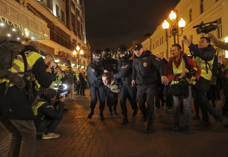 Задържания имаше и в Москва.