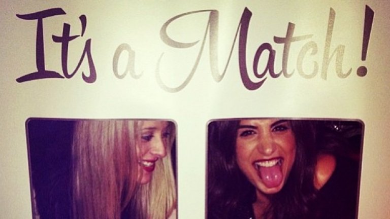 1. Секс апликация?
Въпреки че често се окачествява като приложение за лесен секс, създателите на Тиндър отричат това да е основната му цел. Тяхно собствено проучване показва, че едва 6 процента от потребителите гледат на него така. Около 20 процента от потребителите обясняват, че чрез Тиндър търсят сериозна връзка, забавление или просто убиват време.