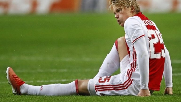 10. Каспер Долберг, Аякс. Най-пресният шедьовър на академията на Аякс се нуждаеше само от 37 минути, за да се отчете с хеттрик срещу НАК Бреда през ноември. Вече е сравняван и с великия Марко ван Бастен, а Евертън е отборът, който най-често е свързван с играча. Новините за Роналд Куман не са добри, защото и други хищници желаят Долберг, сред които Ювентус, Наполи и Манчестър Сити.