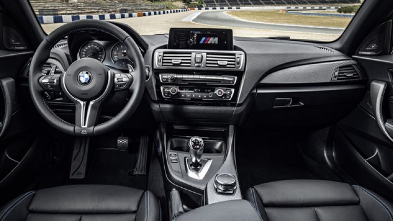 В интериора няма някакви революционни промени в сравнение с актуалните модели на BMW