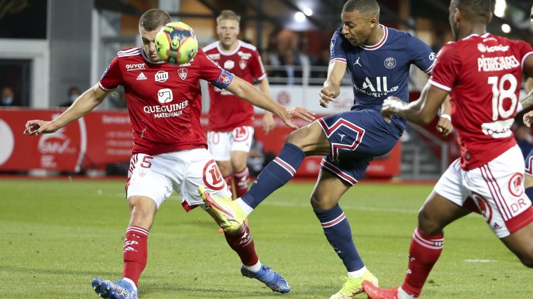 ПСЖ вкара четири без Меси и Неймар