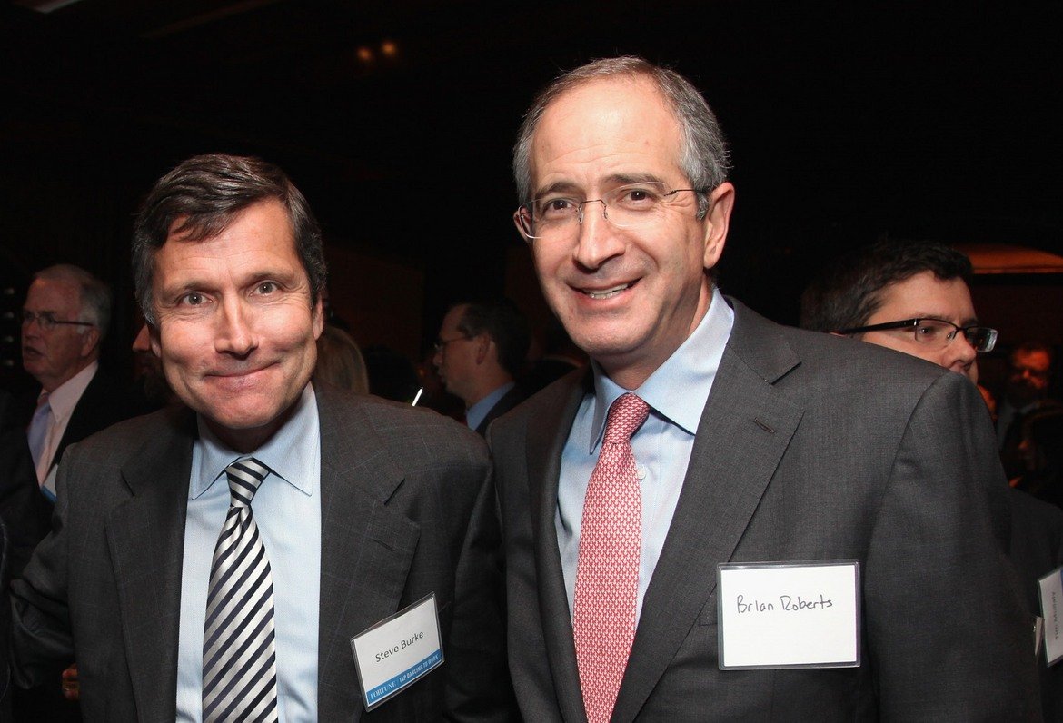3. Браян Робъртс (в дясно на снимката) и Стивън Б. Бърк (в ляво на снимката) - главен изпълнителен директор на Comcast Corp. и главен изпълнителен директор на NBC Universal