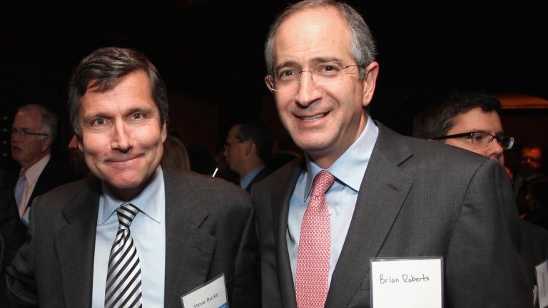 3. Браян Робъртс (в дясно на снимката) и Стивън Б. Бърк (в ляво на снимката) - главен изпълнителен директор на Comcast Corp. и главен изпълнителен директор на NBC Universal