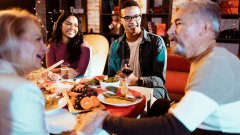 Готови ли сте за въпроси като “Кога ще се жениш?” и “Какво точно работиш?”