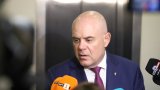 Галвният прокурор не коментира гласуваното си отстраняване от поста, като заяви, че ще изчака решението на КС за правомощията на ВСС