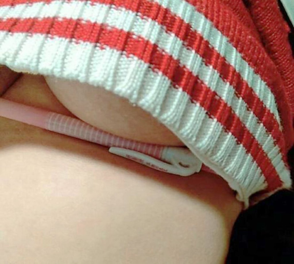 Under Boob Pen Challenge