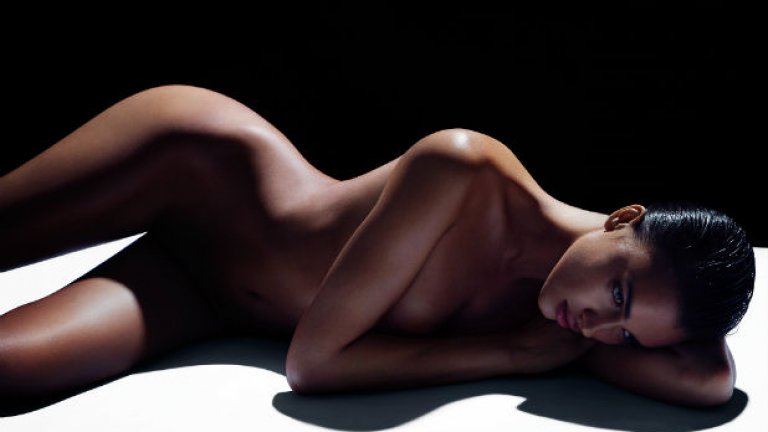 Тази снимка на известния модел Ирина Шейк, дело на австралийския фотограф Джеймс Хюстън би трябвало да ни накара да се замислим имаме ли екосъзнание... 