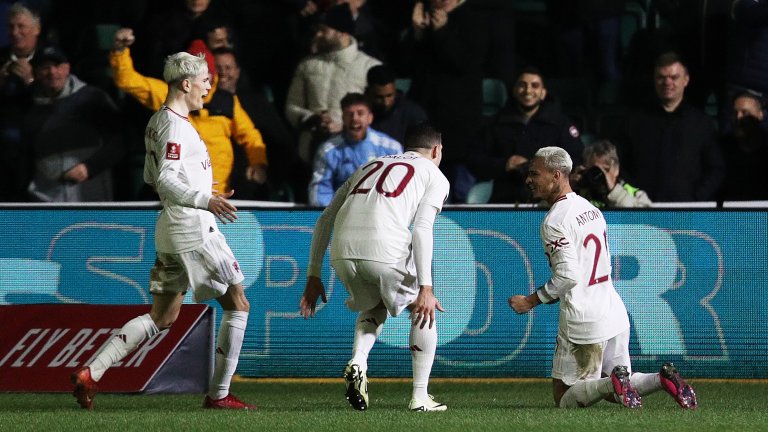 Четвъртодивизионен тим затрудни Юнайтед