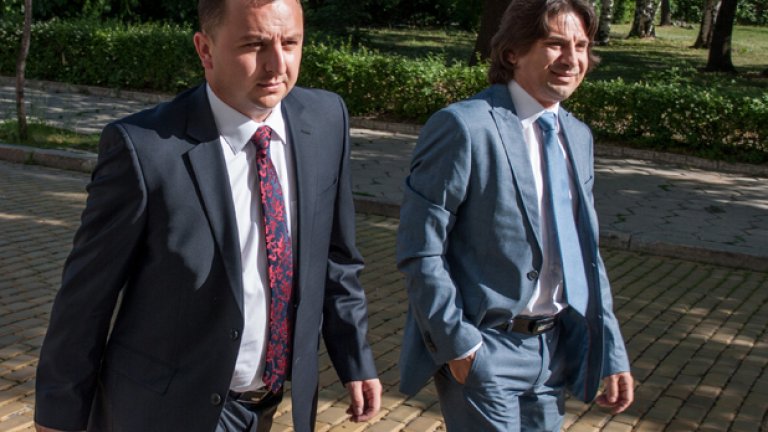 Радостни, зажаднели, депутати...