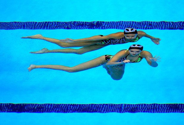 Синхронното плуване е една от атракциите.