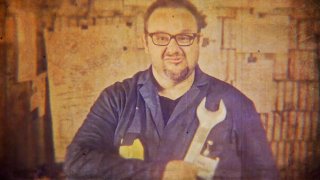 HBO EU Riz-Peter-blue collar.jpg