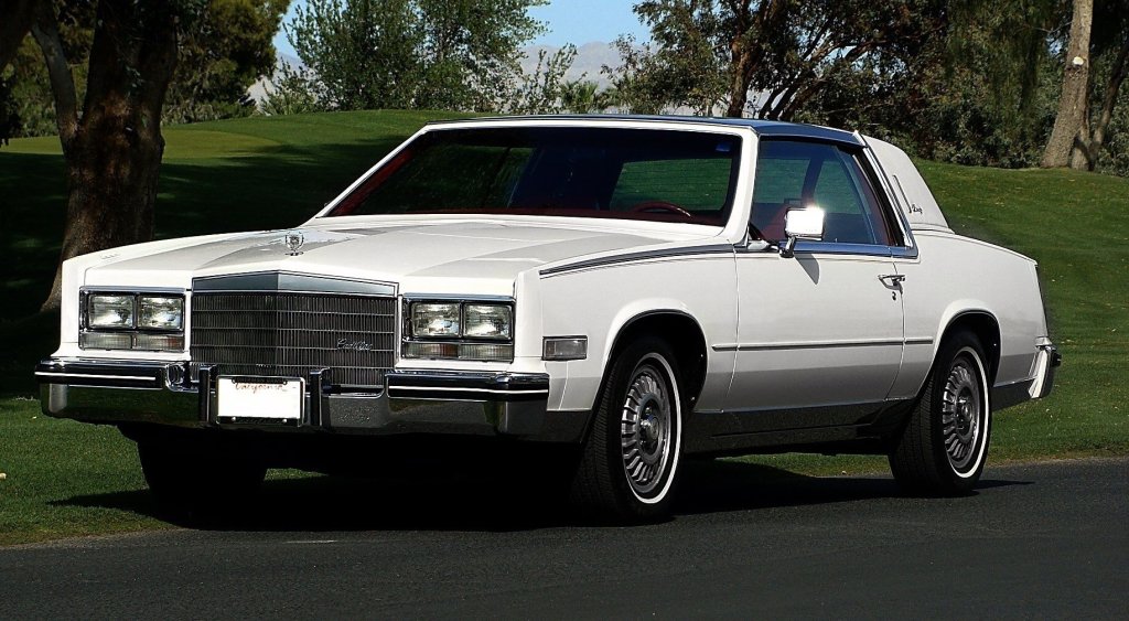 Дизелите от 1979-1985
Произвежданите от Oldsmobile изключително нежни и чувствителни двигатели първо застигнали Seville и Eldorado от '79, но след това бързо се разпространили и по другите модели. Супер чупливи и вадещи едва 125 коня от 5,7 литра V8, тез