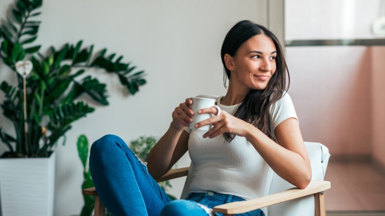 жена, млада жена, чай istock getty images