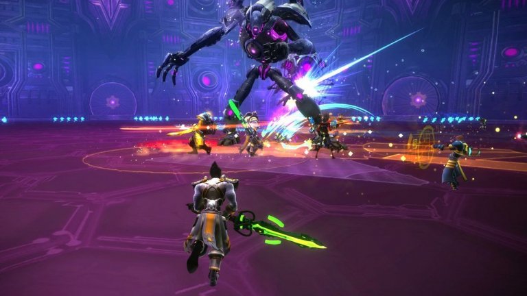 WildStar (2014)
Тази научнофантастична масова онлайн игра е създадена от Carbine Studios, което на свой ред е сформирано от множество ветерани от индустрията. Така например откриваме Кевин Биърдсли (водещ разработчик на World of Warcraft), Тим Кейн (програмист на Fallout и един от основателите на студиото Troika) и Джеръми Гафни (Asheron's Call и City of Heroes). В играта влизате в ролята на различни класове като войници, изследователи, учени и заселници, за да покорите мистериозна планета, разположена на ръба на известната галактика. Проблемът е, че когато WildStar най-сетне излиза през 2014 г., манията по ММОRPG жанра отдавна е замряла. В резултат, само година по-късно играта приема free-to-play модела. По същото време студиото Carbine е принудено да освободи значителна част от своите служители, а планираната китайска версия на WildStar също е прекратена. Резултатите от 82 и 80 пункта средни оценки в събирателните сайтове за рецензии Metacritic и GameRankings показват, че в WildStar наистина има нещо положително - но понякога освен от качество, една игра се нуждае и от по-благоприятни обстоятелства, за да спечели феновете.