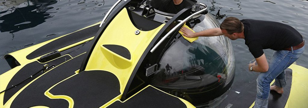 1411572089260_wps_9_A_U_Boat_inflatable_subma