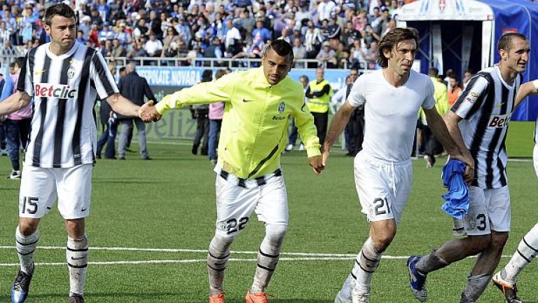 След като изведе Ювентус до трета поредна титла в Италия, Пирло беше запитан колко се е променил животът му за 20 години от началото на кариерата му до постигането на световна слава. Неговият отговор:
"За мен винаги си е било същото. Нищо не се е променило. Стоя си вкъщи, играя, тренирам, прибирам се. Това е."