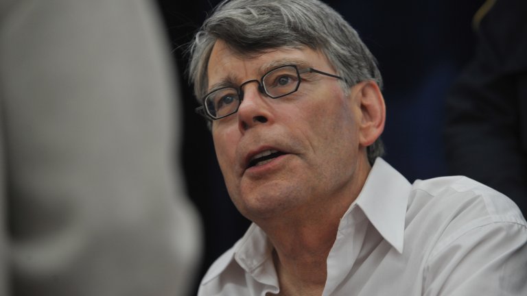 Stephen King Promotes "Under The Dome" At Wal-Mart
