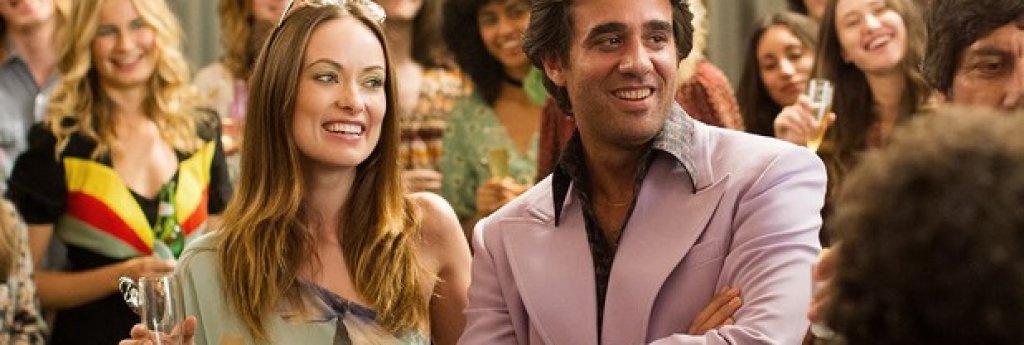 "Винил"
Ако сте се запалили по музикалния сериал на HBO, продуциран от Мик Джагър и Мартин Скорсезе, то новината, че ще има и втори сезон, ще ви зарадва. Сериалът възражда рок епохата на 70-те. Ричи Финестра (Боби Канавали) e мениджър на звукозаписен лейбъл, загубил вяра в музикалната индустрия, пропил се и затънал в сериозна каша.
И все пак, точно преди да удари дъното, той е сполетян от неочаквано вдъхновение.