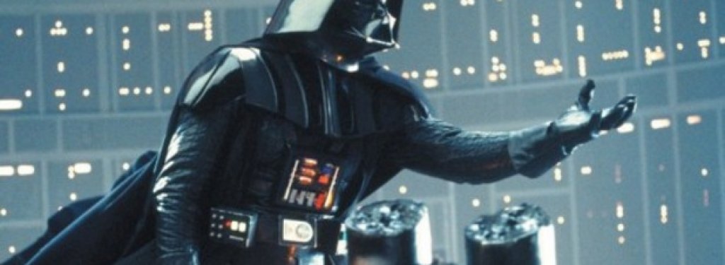 1. Дарт Вейдър – Един от най-великите злодеи в историята на киното изобщо. Целият му живот е една трагична история - талантлив младеж с уж предизвестено светло бъдеще, който обаче бива покварен от злото. Губи любовта си, губи приятелите си, губи и по-голямата част от тялото си и вместо тях намира само болка, гняв и слепи илюзии за власт.
Години наред се задоволява да е на каишката на Императора, но за разлика от Дуку осъзнава ситуацията и дори планира своя собствен бунт. През цялото това време се опитва да усмири болката си, причинявайки такава на други. Едва когато разбира, че синът му е жив, човешката част от него го кара отново да се съмнява в това кое е редно и кое - не. Подобно на неговия внук десетилетия по-късно. 
Вейдър преди съмненията си е чистото зло – отдаден на вярата си, брутален и ефективен. Достатъчно умен, за да не бъде подведен и заменен, и достатъчно могъщ, за да се наложи над всеки опит за съпротива срещу Империята. Той е нещото, с което не искате да се озовавате в тъмен коридор. Особено ако държите нещо, което той иска. За справка – великата финална сцена на Rogue One.