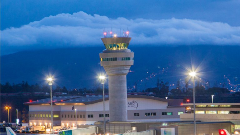Топ 10 на най-добрите летища

10. Летище "Марискал Сукре", Кито, Еквадор

Обща оценка: 8,29 от 10
Точност на полетите: 8,4
Качество на обслужването: 8,4
Отзиви на пасажерите: 7,5