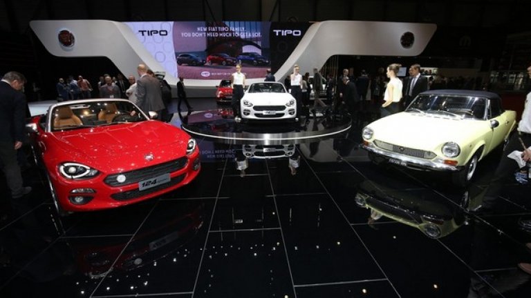 Италианското автомобилостроене се събужда
Сега Италия предлага смислени автомобили и интересни производствени съюзи. 124 Spider на FIAT е нещо повече от вариант на Mazda MX-5, а вече има и версия Abarth. Алфистите видяха гамата Giulia на Alfa Romeo, а Maserati показа първия си SUV – Levante.