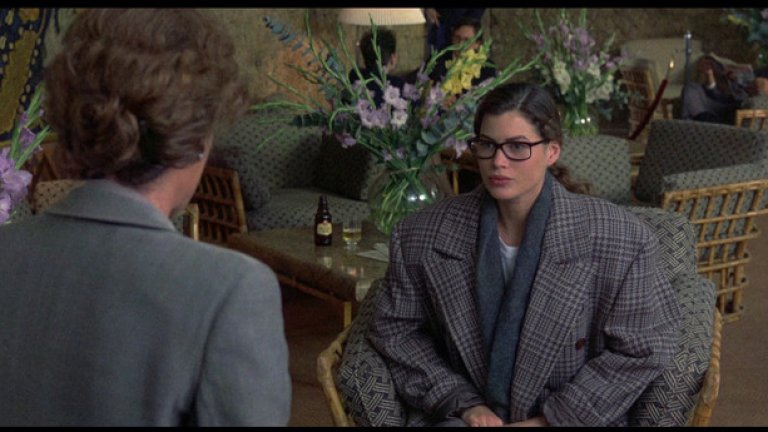 "Девет седмици и половина", (9.5 Weeks, 1986)
 
Несъмнено едно от топ заглавията в жанра на еротиката и романса. Разказва историята на героите на Мики Рурк и Ким Бейсингър, които се запознават в бар. Следва предложение от негова страна за участие в еротична връзка. Оказва се, че мъжът има мания за контрол, на която героинята на Бейсингър се поддава. В последствие се налага да направи избор дали да съхрани достойнството си или да се подчини безусловно. Филм не просто за сексуалната свобода, а за сексуалната отговорност. А пък и кой не харесва сцената, в която Мики Рурк връзва очите на Ким Бейсингър или онази, в която  й дава различни храни и атмосферата се нажежава до червено?!