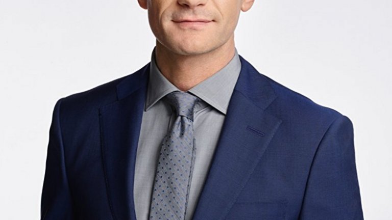 Нийл Патрик Харис се блъска в стена (без да иска) 
Нийл Патрик Харис е най-известен с ролята си на Барни Стинсън в поредицата "Как се запознах с майка ви". За тези, които не са гледали шоуто – Барни до голяма степен е тийнейджър, затворен в тялото на възрастен мъж.
Когато се явява на прослушването, Харис решава да се вживее напълно в образа си. Точно преди да влезе в стаята, той казва, че има намерение да импровизира с претъркулване пред очите на продуцентите. Актьорът обаче не преценява колко е близо до стената и се удря с всичка сила в нея. Болезненият гаф му носи ролята на Стинсън в сериала.