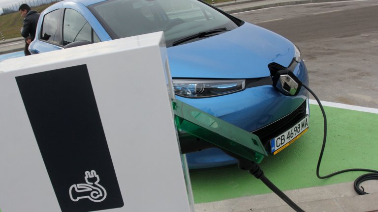 15 е-коли ще возят делегатите за ЕС-председателството