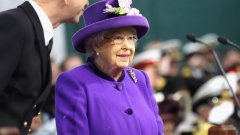Един тийнейджър едва не убива английската кралица