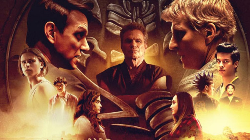 От фентъзи, през супер героите на Marvel та до мрачната драма на един тексаски рейнджър - януари предлага на за всеки вкус по нещо. В галерията ни можете да видите сериалите, които ни очакват през януари 2021 г. 
Cobra Kai - сезон 3 (Netflix) - 1 януари
Преди няколко години трима огромни фенове на старите филми за "Карате кид" възродиха историята, показвайки вече порасналите герои (с оригиналните им актьори), но с малко по-различен ъгъл. В главната роля този път не беше Даниел Ларусо (макар той да е сред основните персонажи), а неговият голям враг от оригиналния филм - Джони Лоръс. Пораснал и пропаднал до ниво на ежедневно пиянство, в един момент той се вижда принуден да помогне на един неуверен младеж - Мигел Диаз - да отговори на хулигани, които го тормозят. И така се възражда старата му школа - "Кобра Кай". А това провокира поредица от събития, включително и връщането на Даниел Ларусо към каратето и Миаги До. 
В третия сезон нещата са ударили дъното. Мигел е в кома заради сина на Джони и една тежка битка извън всякакви правила. Каратето се превръща в "опасен за децата спорт", старият учител на Джони му взима школата изпод носа, а самият той се завръща към пиенето. Когато достигнеш дъното обаче, имаш само един път - нагоре. Сезонът поставя пътя към преоткриването на всеки от основните герои, а междувременно научаваме и как старият сенсей Джон Крийз е станал тази жестока машина за насилие. Ако сте фенове на сериала или на старата поредица, определено си заслужава да пробвате.