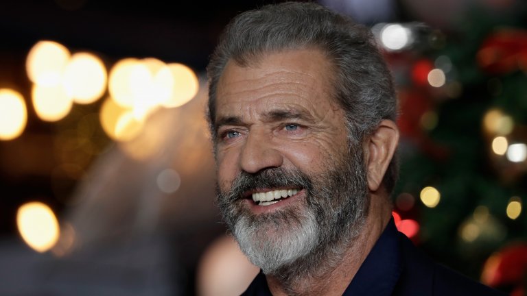 Мел Гибсън
Докато е бил в Остин, за да запише епизод за подкаста на Джо Роугън, Мел Гибсън също е загубил дома си. Огънят е стигнал до имението му в Малибу, където живее от 15 години, и е превърнал всичко в пепел.