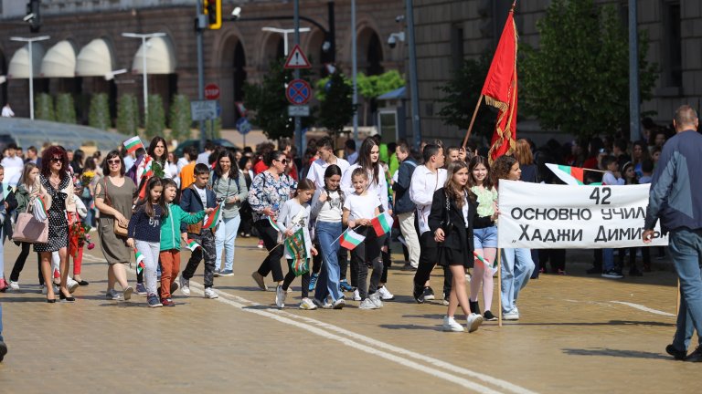 Празничното шествие за 24 май в София (снимки)