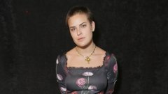 Те стигнаха до първите страници на таблоидите, но не с таланта си. А да изчистиш репутацията си след подобен сблъсък със закона граничи с невъзможното, независимо кои са родителите ти.
Кои са тези звездни деца - можете да видите в нашата галерия: