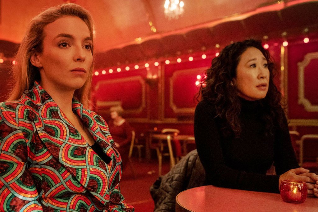 Killing Eve - сезон 4 (AMC+) - 20 февруари
Дойде време и за финалния сезон на този интересен и напрегнат сериал за играта на гоненица между агента на МИ-5 Ийв Поластри (Сандра О) и серийната убийца Виланел (Джоди Комър).
Историята тук започва от мястото, където я оставихме в края на третия сезон - Ийв е тръгнала в търсене на отмъщение, докато Виланел е намерила нова общност, опитвайки се да докаже пред себе си, че не е чудовище.
Но и за двете остава опасността от "Дванайсетте" - тайната организация на наемни убийци, която ще направи всичко по силите си, за да се предпази от това истината да излезе наяве.