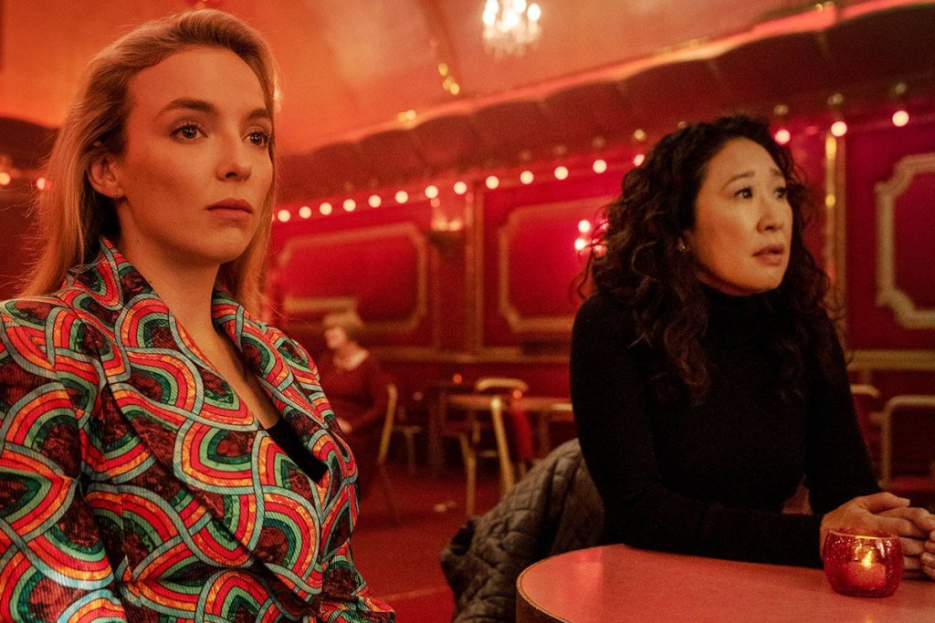 Killing Eve - сезон 4 (AMC+) - 20 февруари
Дойде време и за финалния сезон на този интересен и напрегнат сериал за играта на гоненица между агента на МИ-5 Ийв Поластри (Сандра О) и серийната убийца Виланел (Джоди Комър). 
Историята тук започва от мястото, където я оставихме в края на третия сезон - Ийв е тръгнала в търсене на отмъщение, докато Виланел е намерила нова общност, опитвайки се да докаже пред себе си, че не е чудовище. 
Но и за двете остава опасността от "Дванайсетте" - тайната организация на наемни убийци, която ще направи всичко по силите си, за да се предпази от това истината да излезе наяве.